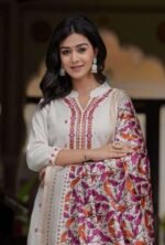 Graceful Off-White Embroidered Kurta Set - Image 2